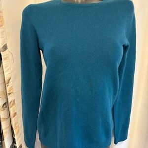 L.L. Bean Cashmere Women's Ocean Blue Crew Neck Sweater